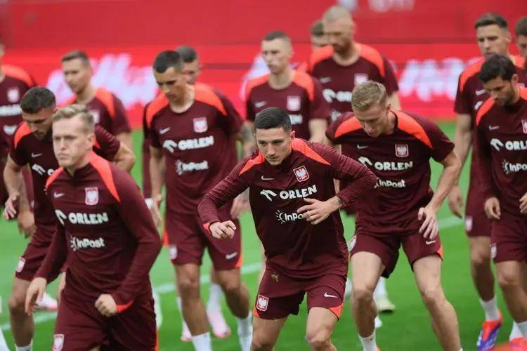 拉齐奥-战平热那亚，欧冠资格受威胁的简单介绍