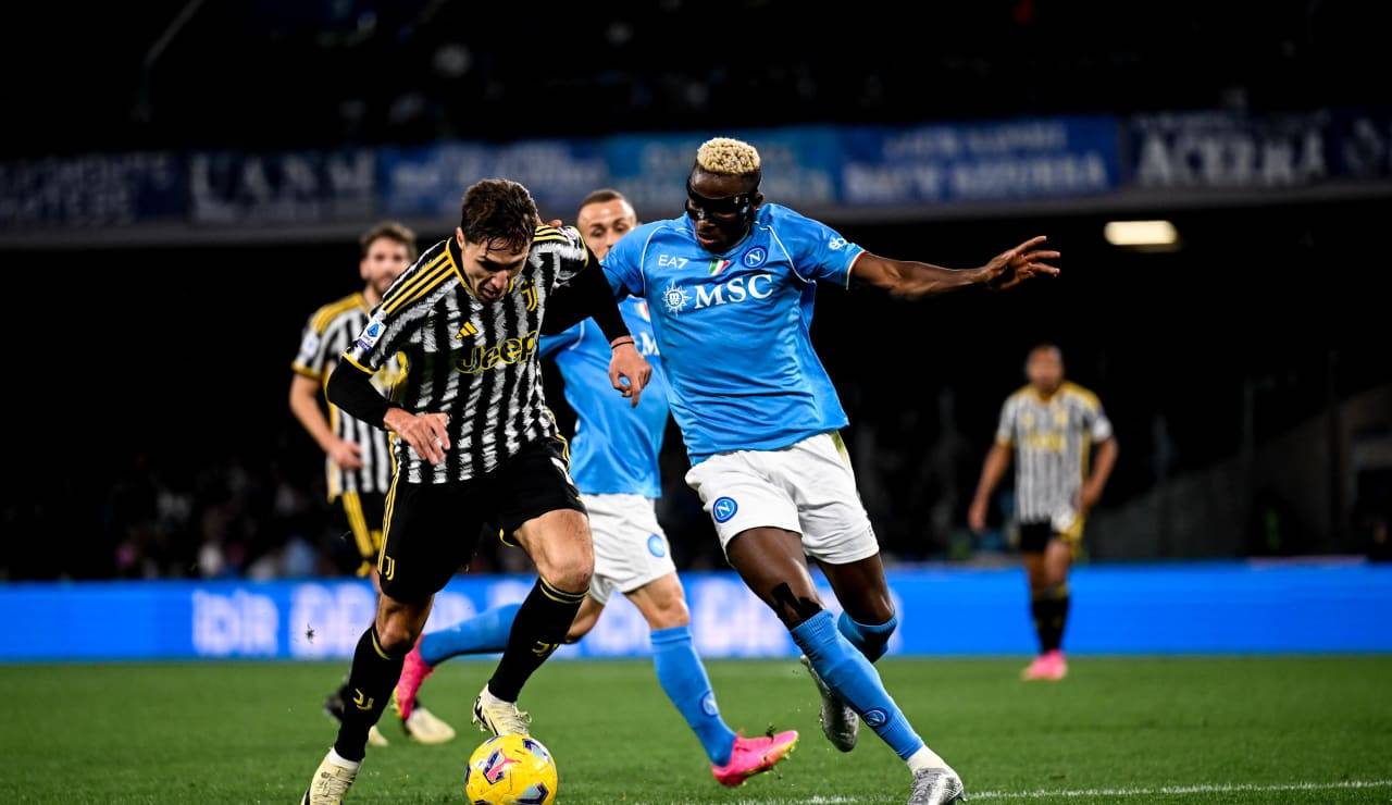 包含热那亚主场不敌对手，领先位置不变的词条