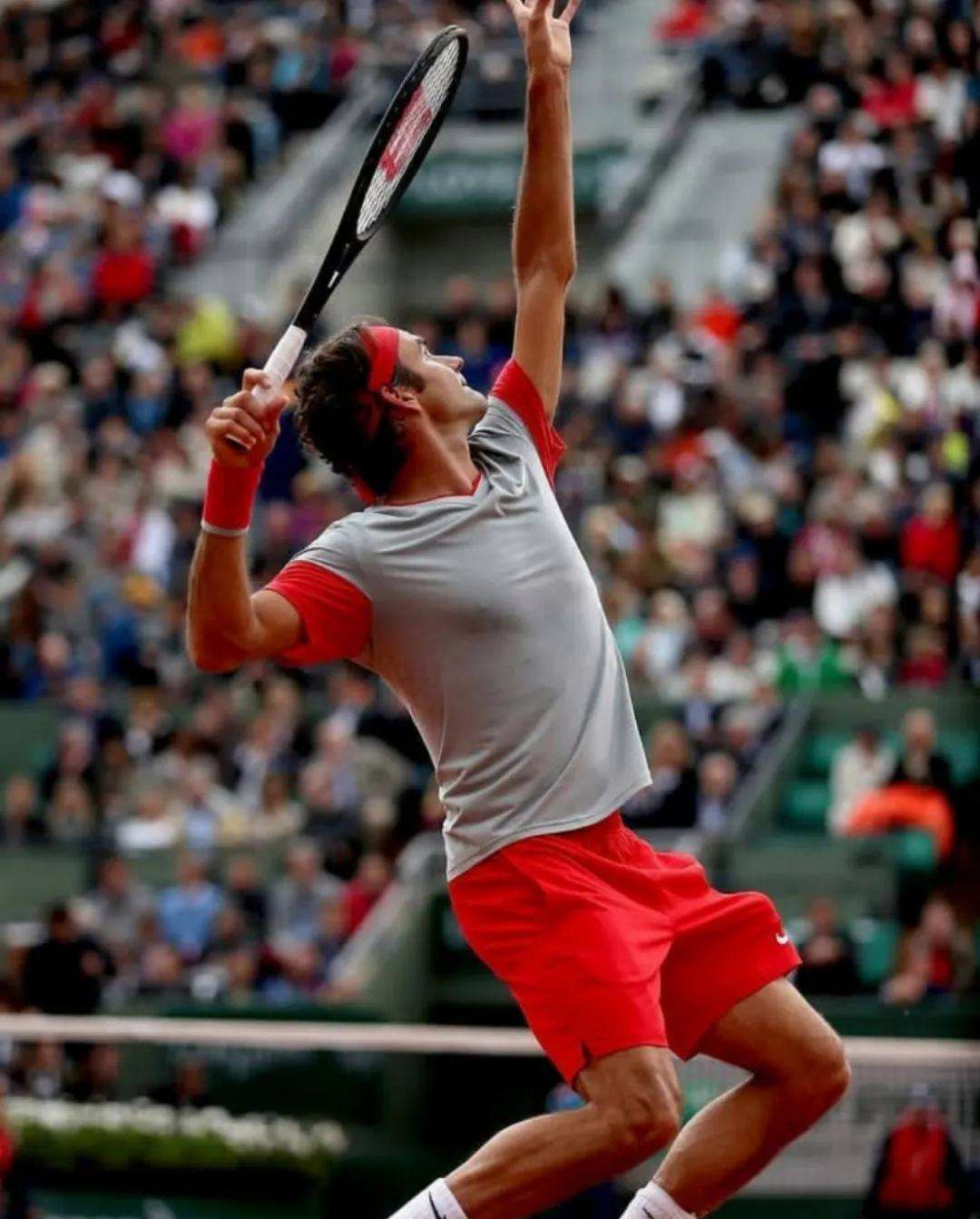  费德勒回归赛场，大胜首场状态亮眼，公牛观众沸腾！